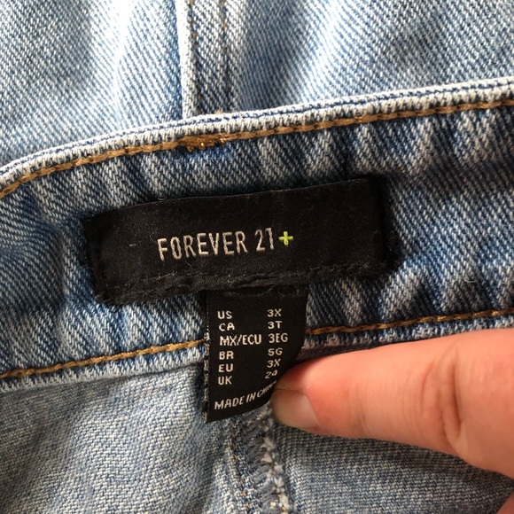 Plus Size Jean Skirt with Back & Front Pockets - Picture 3 of 3